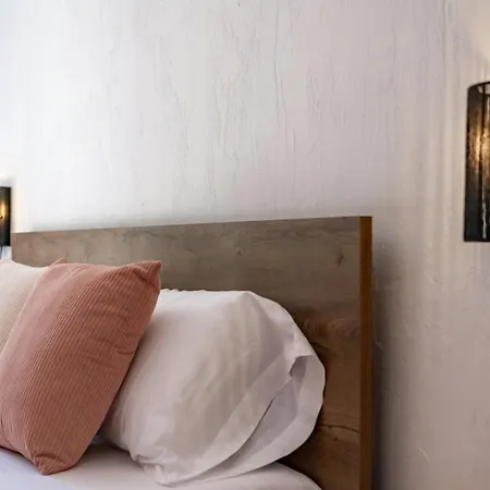 Guzman - Luz Villa *