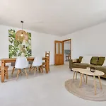 Guzman - Luz Villa *