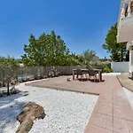 Guzman - Luz Villa