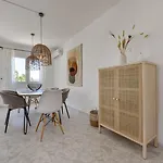 Guzman - Luz Villa *
