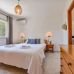 Guzman - Luz Villa
